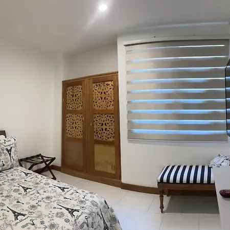Exclusivo Edificio Con Piscina En Primera Linea De Playa Apartamento *